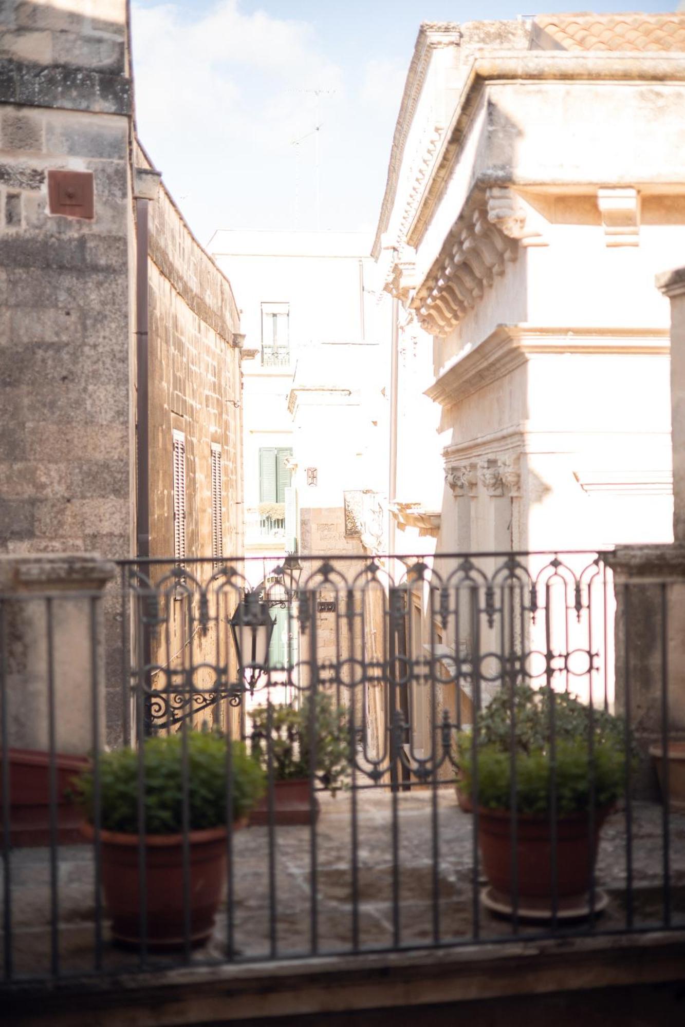 Victoria Apt - Historical Centre เลชเช ภายนอก รูปภาพ