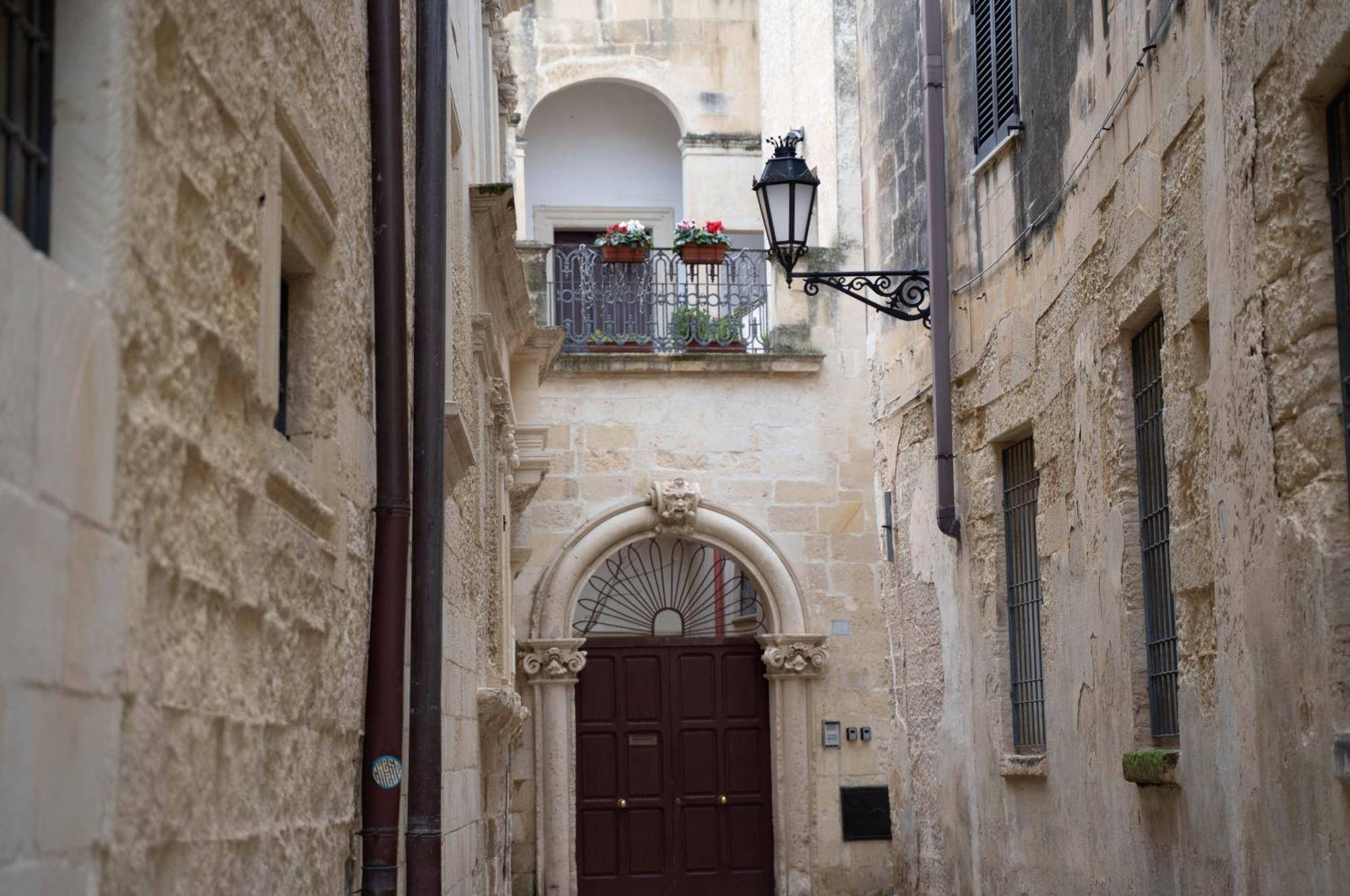 Victoria Apt - Historical Centre เลชเช ภายนอก รูปภาพ